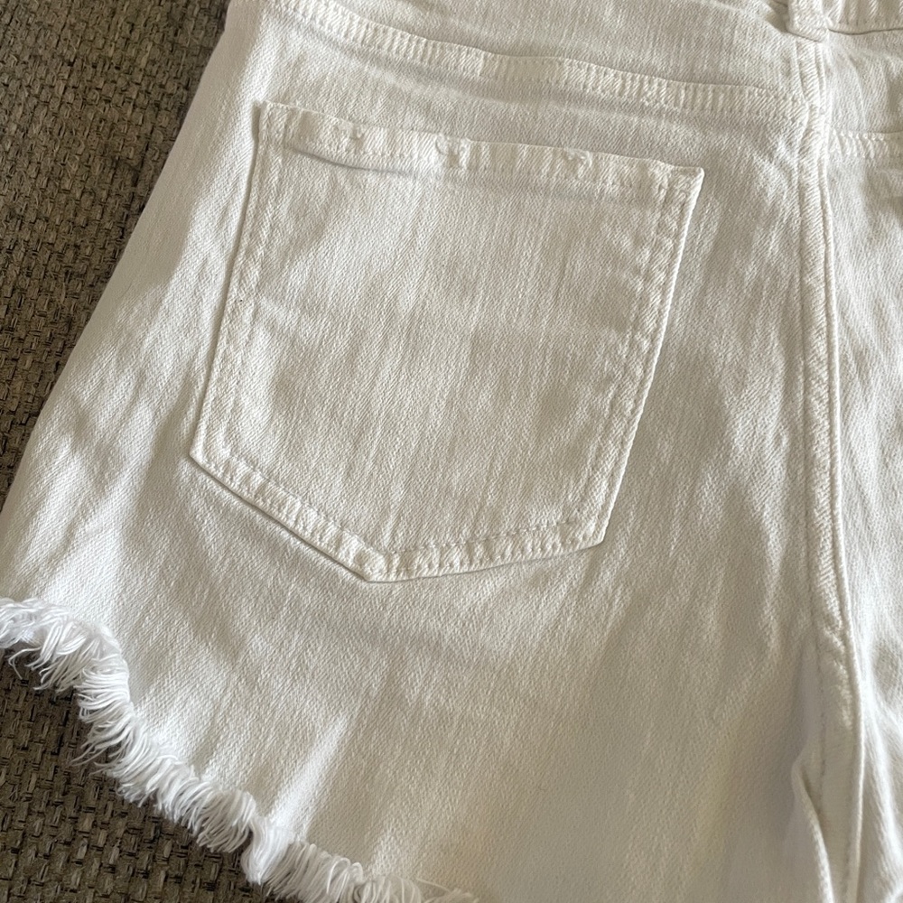 Eunina distressed Jean shorts - Picture 9 of 9
